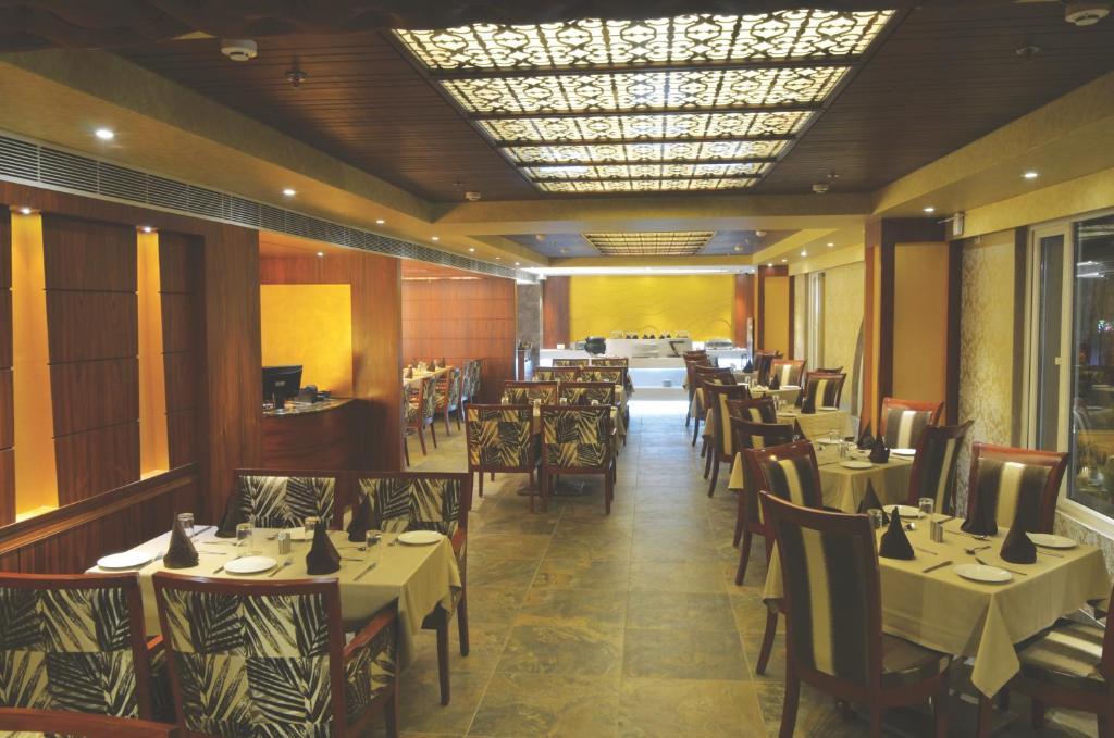 Hotel Regent Grand Nova Deli Exterior foto